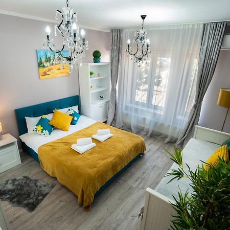 Chic Studio Old City Center - Ivo19 Bucarest Esterno foto
