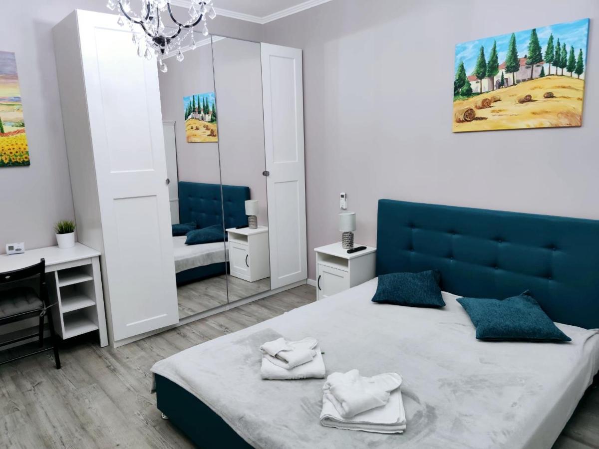 Chic Studio Old City Center - Ivo19 Bucarest Esterno foto
