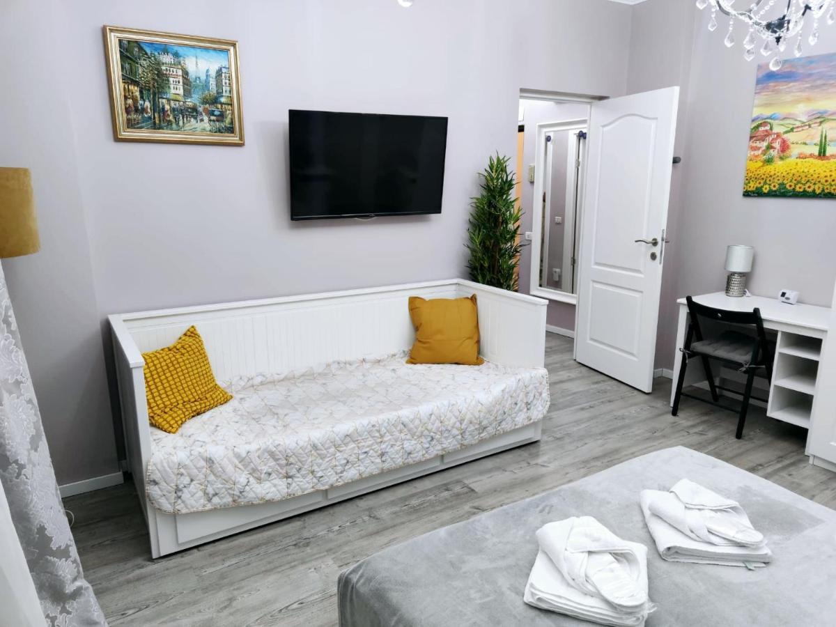 Chic Studio Old City Center - Ivo19 Bucarest Esterno foto