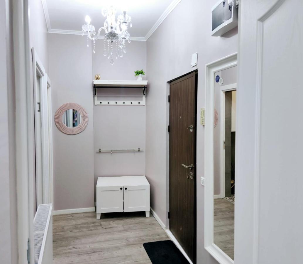 Chic Studio Old City Center - Ivo19 Bucarest Esterno foto