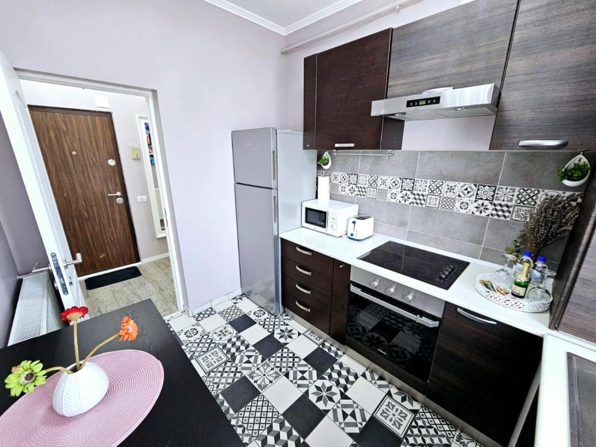 Chic Studio Old City Center - Ivo19 Bucarest Esterno foto
