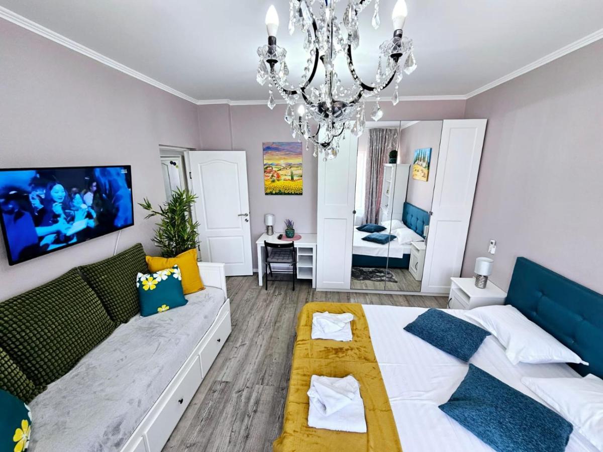 Chic Studio Old City Center - Ivo19 Bucarest Esterno foto
