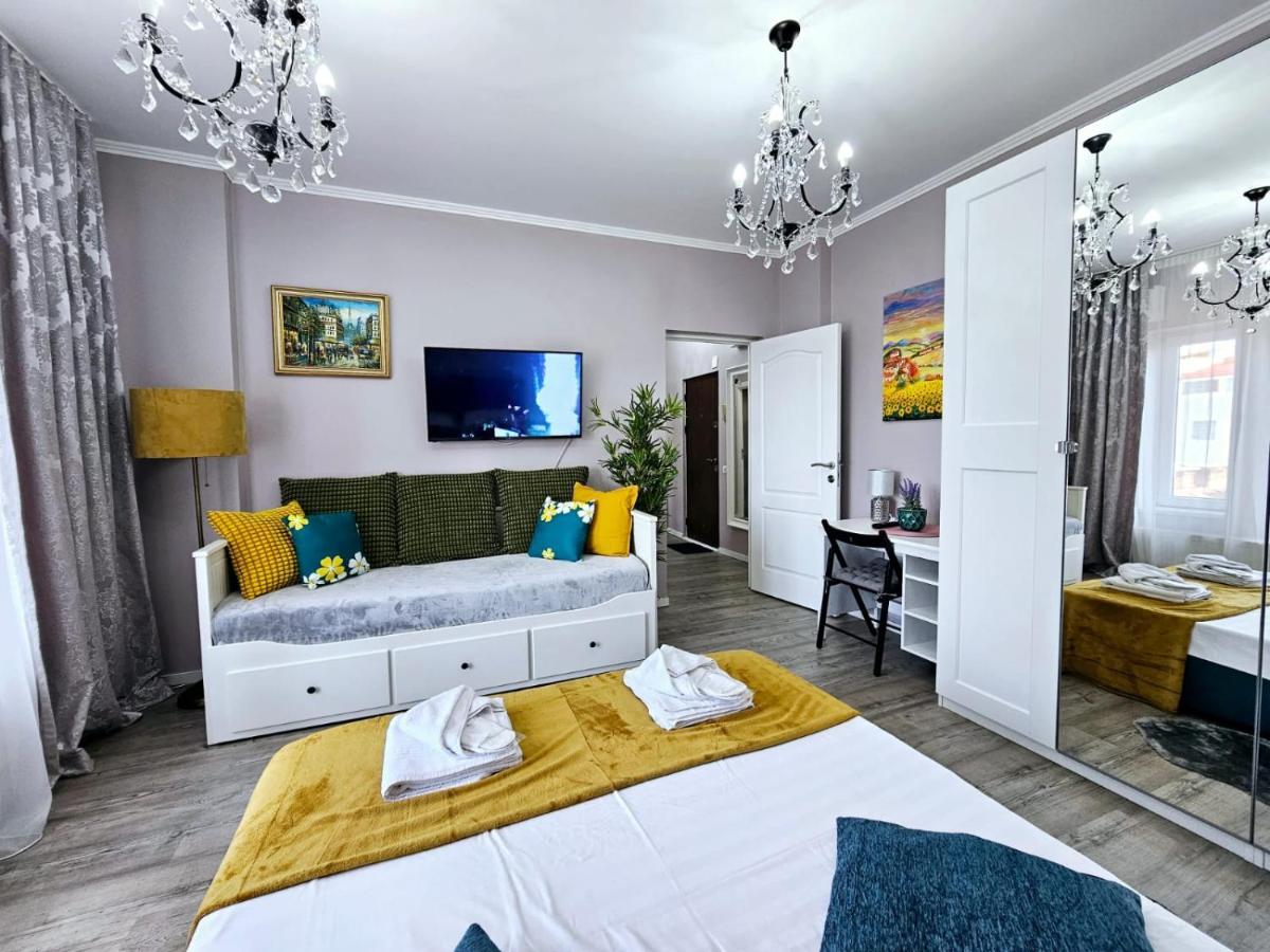 Chic Studio Old City Center - Ivo19 Bucarest Esterno foto