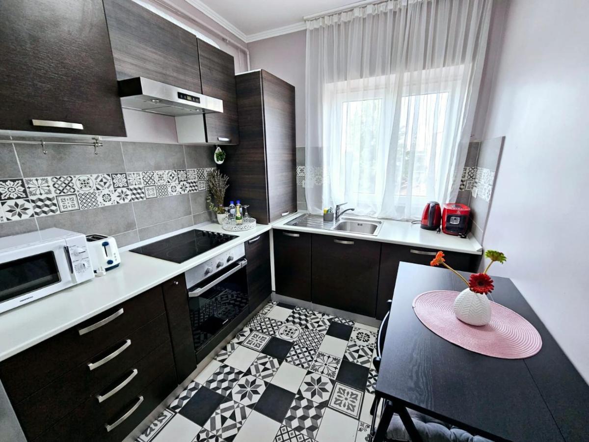 Chic Studio Old City Center - Ivo19 Bucarest Esterno foto
